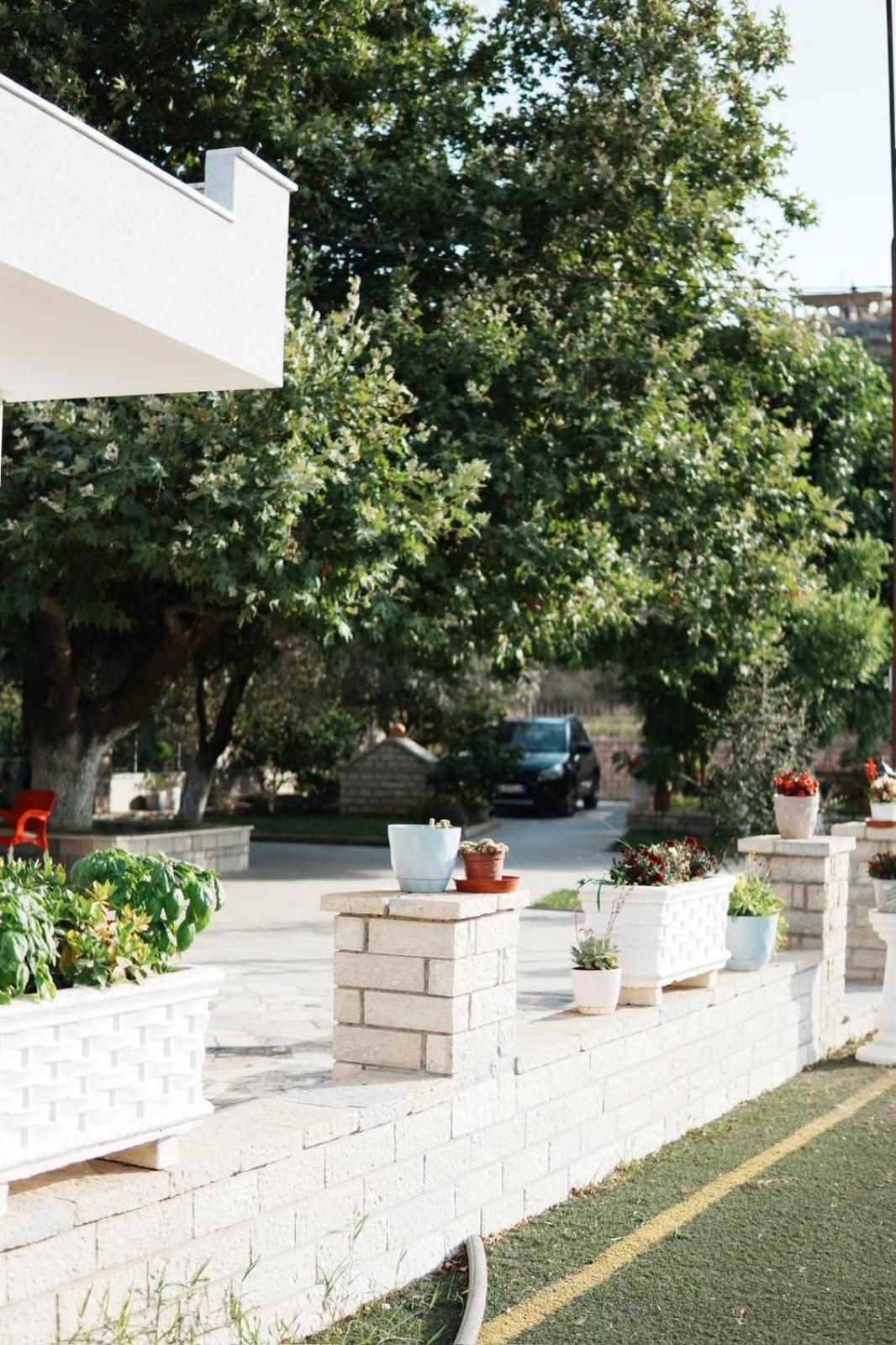 Gardenia Rooms Саранде Екстериор снимка